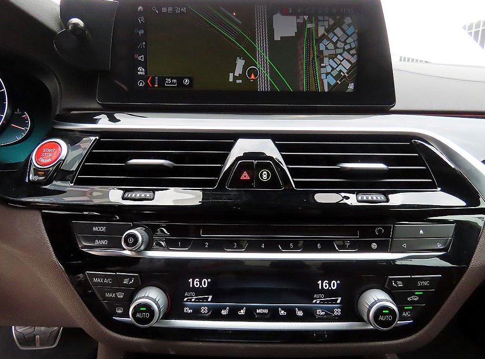 BMW 5시리즈 520d xDrive M 스포츠 플러스 사진 14