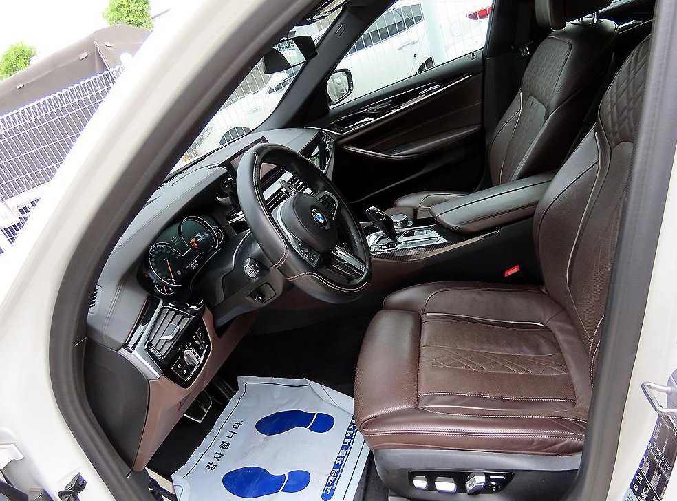 BMW 5시리즈 520d xDrive M 스포츠 플러스 사진 5