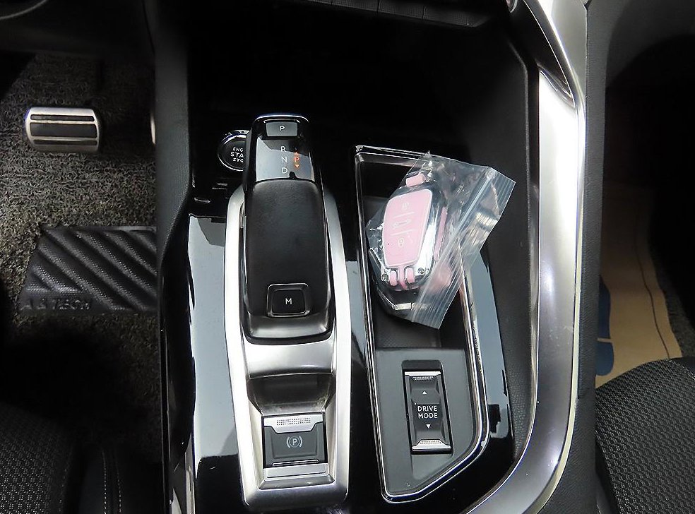 푸조 3008 1.2 Pure Tech GT 사진 10