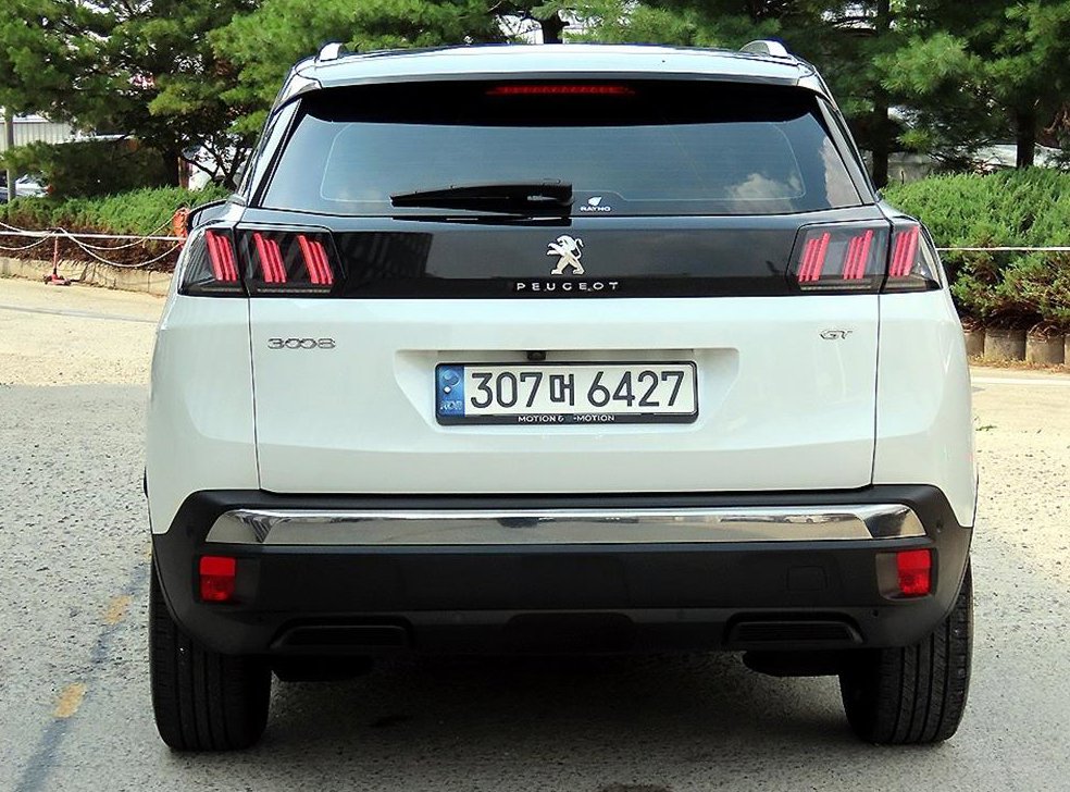 푸조 3008 1.2 Pure Tech GT 사진 4