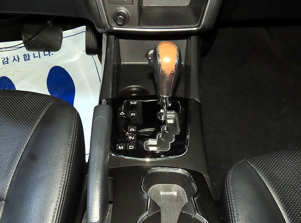 KG모빌리티(쌍용)  코란도 2WD 2.2 RX 사진 12