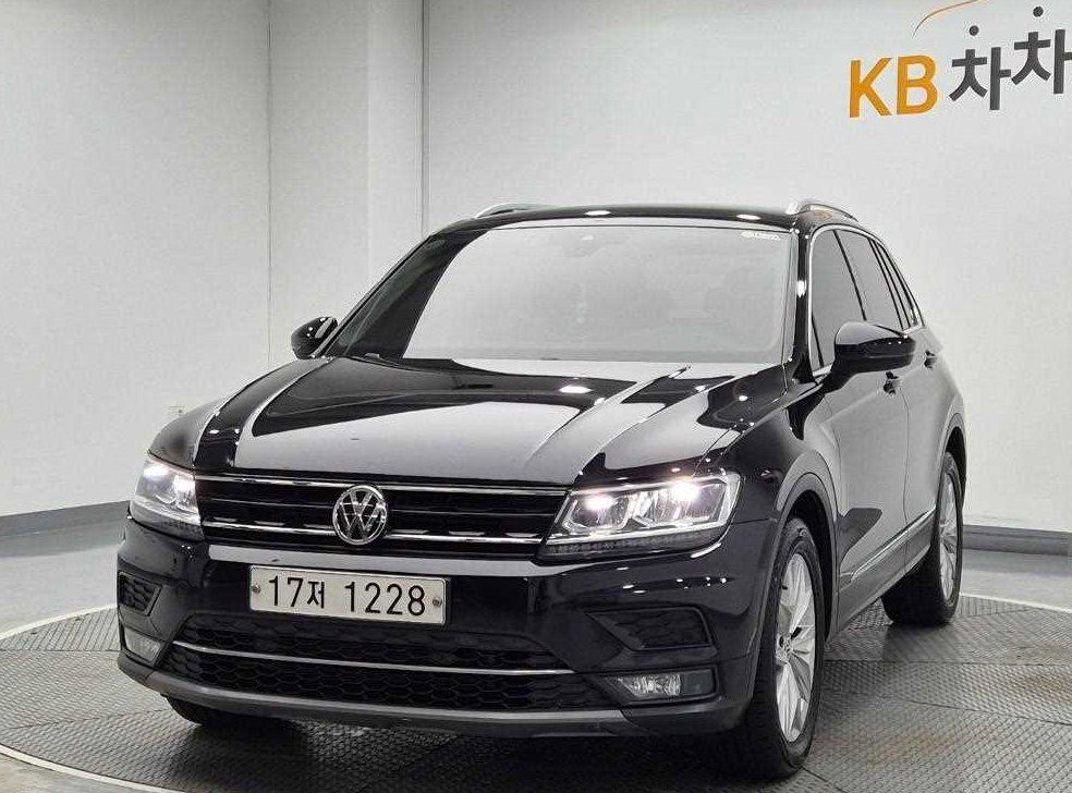 폭스바겐 티구안 2.0 TDI 프리미엄 사진 1