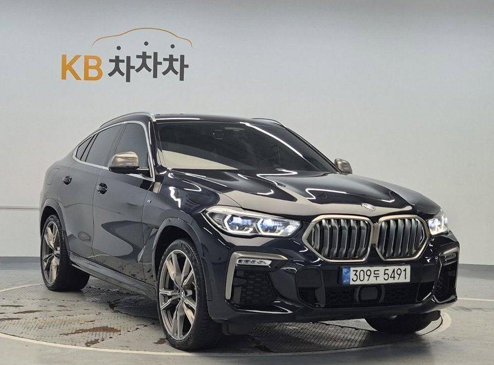 BMW X6 M50i 사진 3