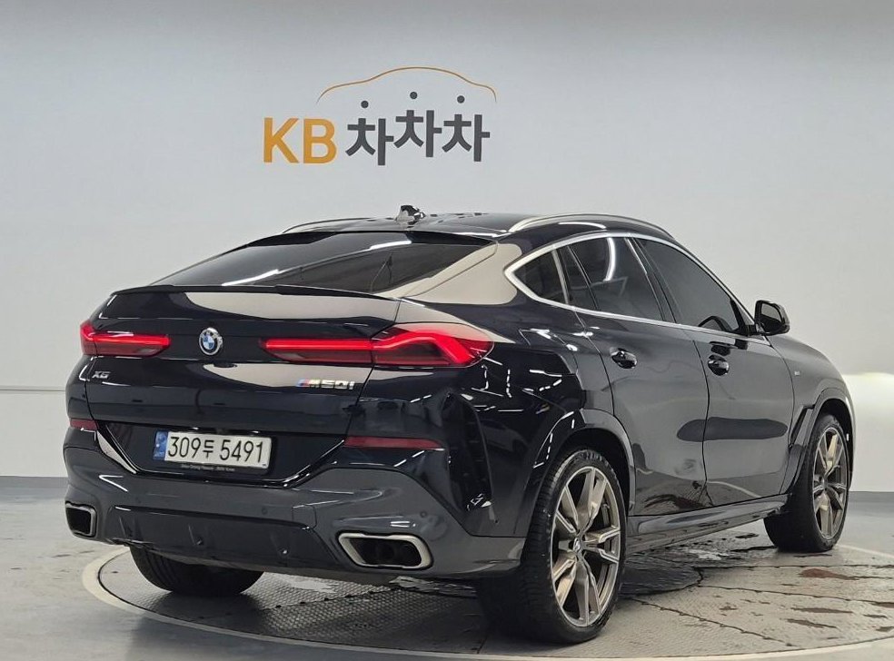 BMW X6 M50i 사진 4