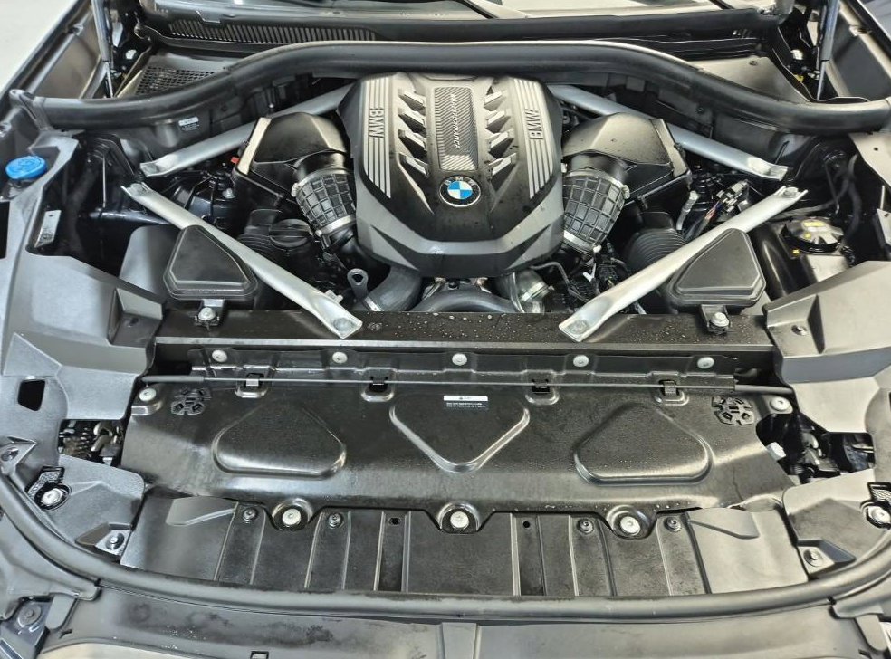 BMW X6 M50i 사진 5