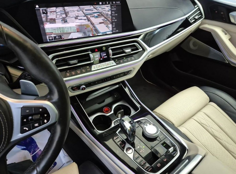 BMW X7 M50i 사진 10