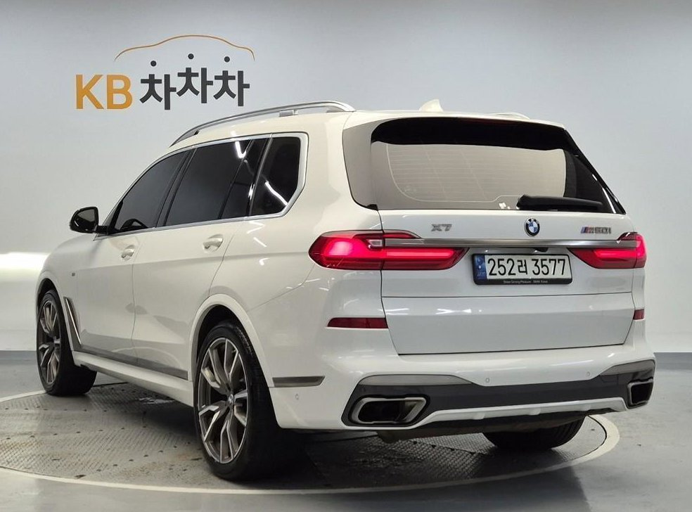 BMW X7 M50i 사진 2