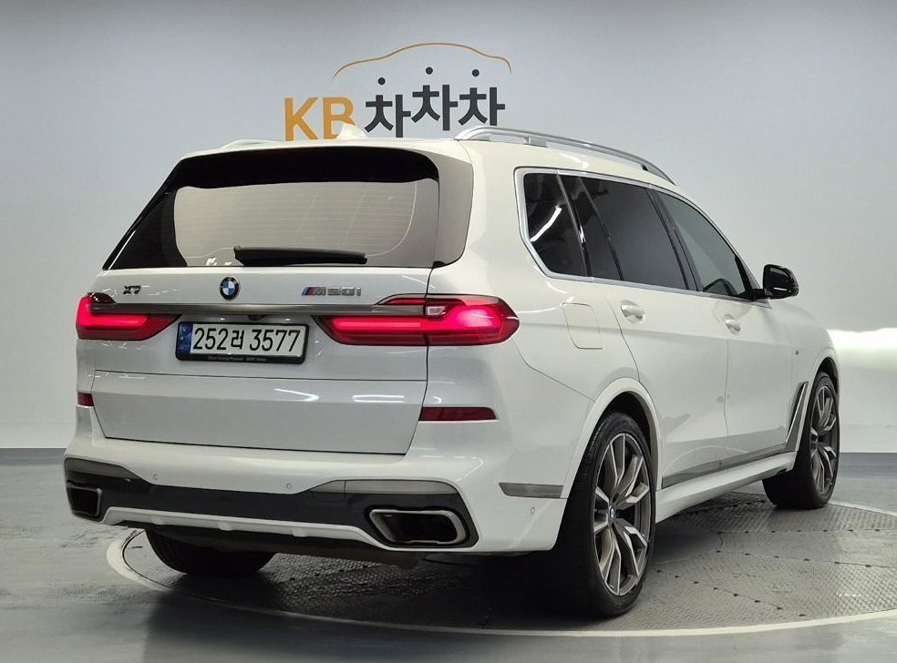 BMW X7 M50i 사진 3