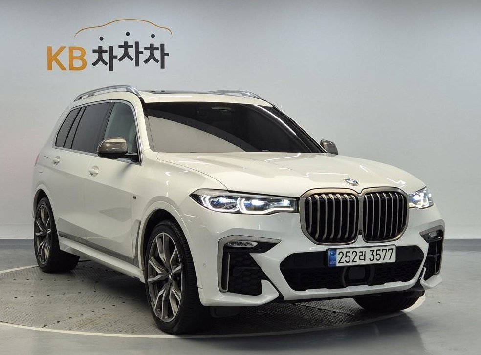BMW X7 M50i 사진 4