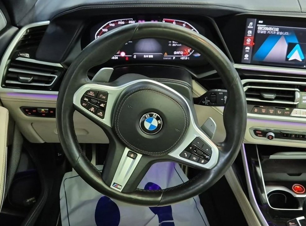 BMW X7 M50i 사진 9