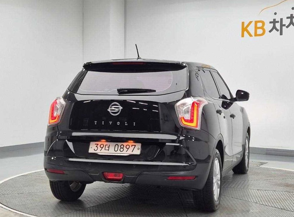 KG모빌리티(쌍용)  티볼리 가솔린 2WD 1.6 VX 사진 3