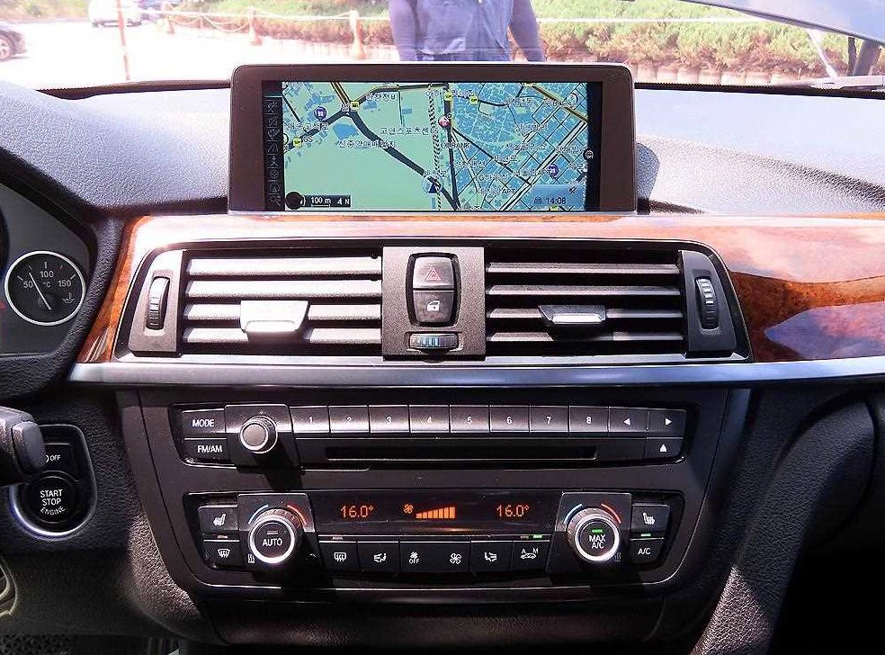BMW 3시리즈 320d 사진 12