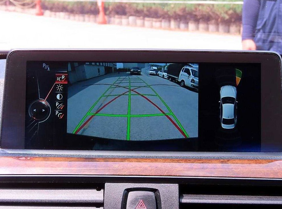 BMW 3시리즈 320d 사진 14