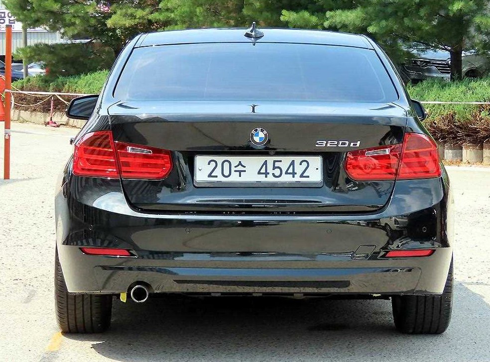 BMW 3시리즈 320d 사진 4