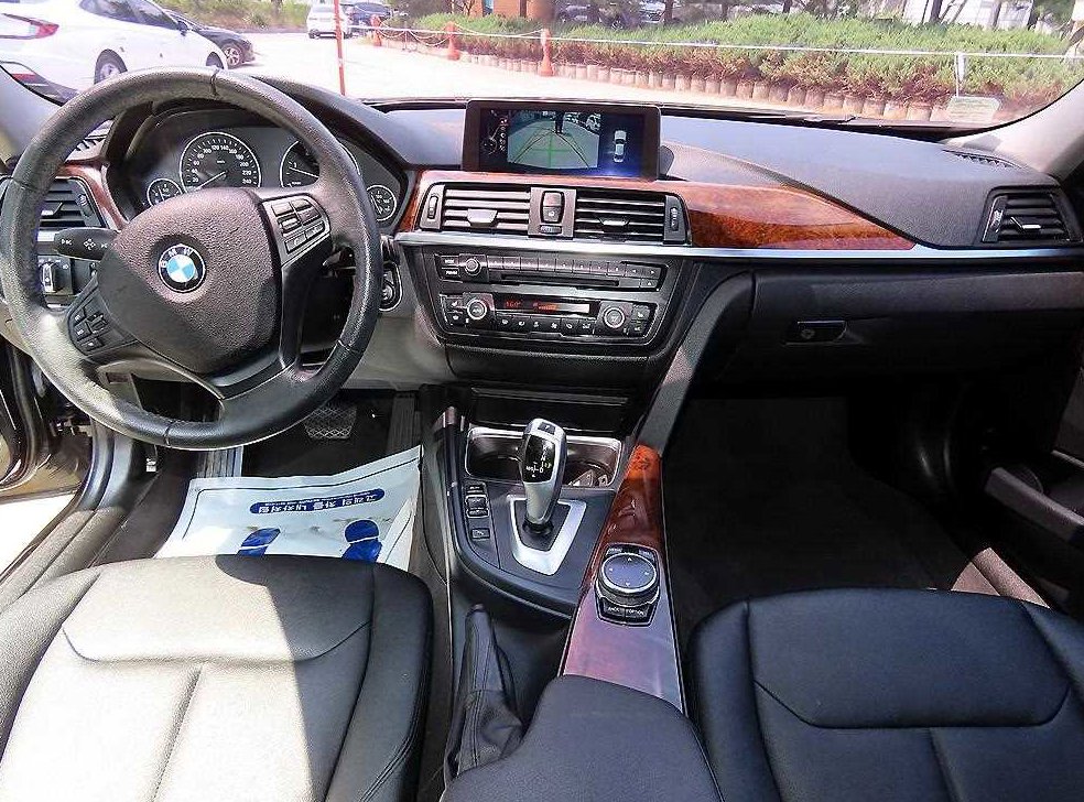 BMW 3시리즈 320d 사진 7