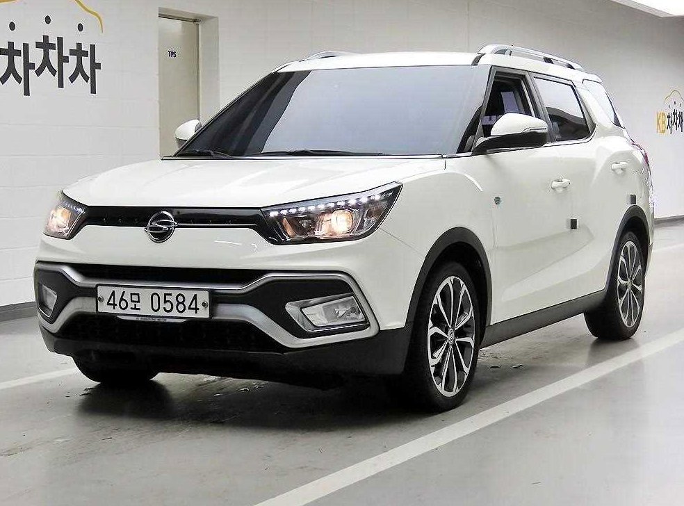KG모빌리티(쌍용)  티볼리 2WD 디젤 1.6 IX 사진 2