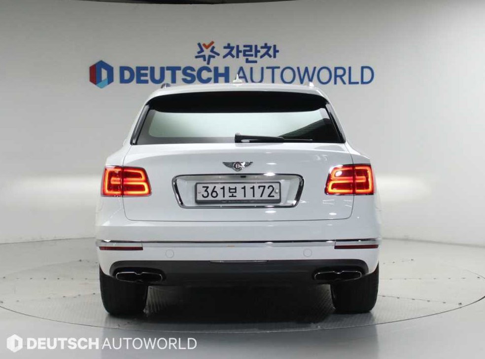 벤틀리 벤테이가 4.0 V8 사진 4