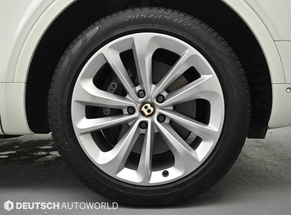 벤틀리 벤테이가 4.0 V8 사진 5
