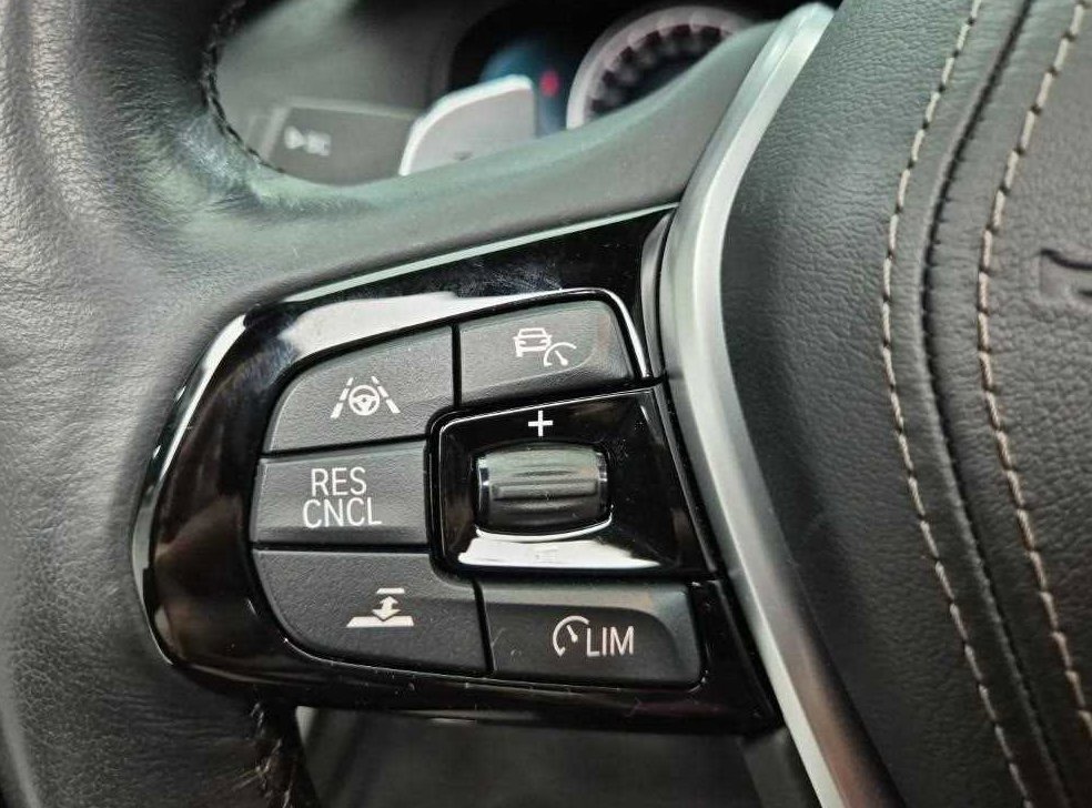 BMW 5시리즈 520d M 스포츠 플러스 사진 15