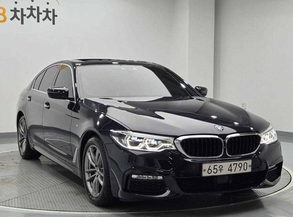 BMW 5시리즈 520d M 스포츠 플러스 사진 4
