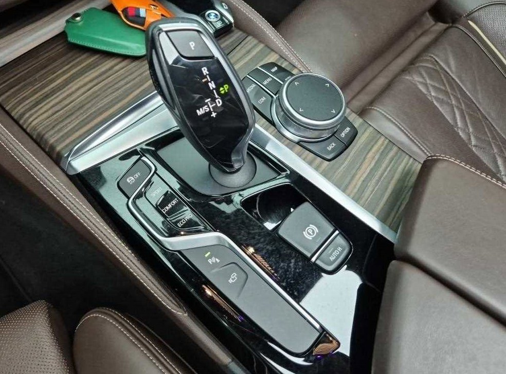 BMW 5시리즈 520d M 스포츠 플러스 사진 7