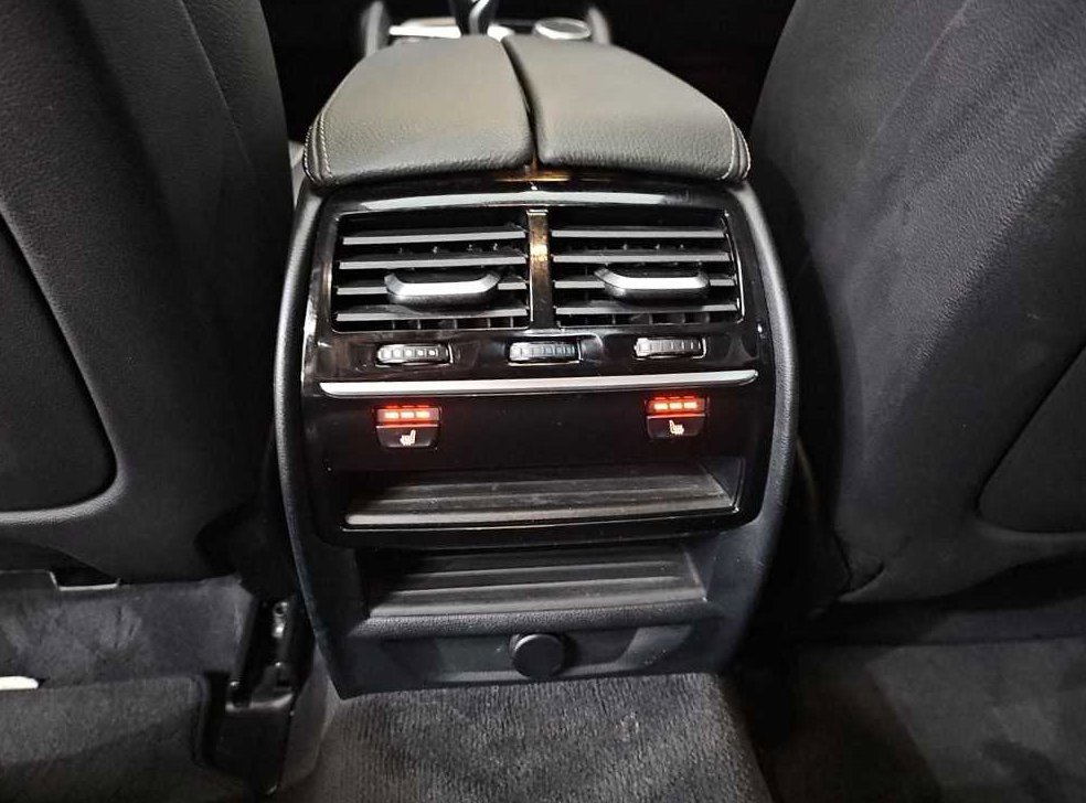 BMW 5시리즈 520d M 스포츠 플러스 사진 13