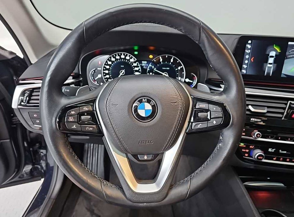 BMW 5시리즈 520d M 스포츠 플러스 사진 9