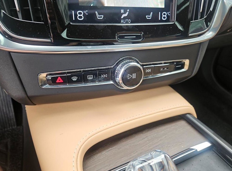 볼보 S90 B5 인스크립션 사진 13