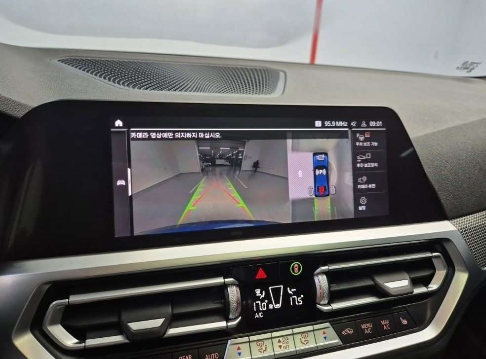 BMW 3시리즈 320d M 스포츠 사진 15