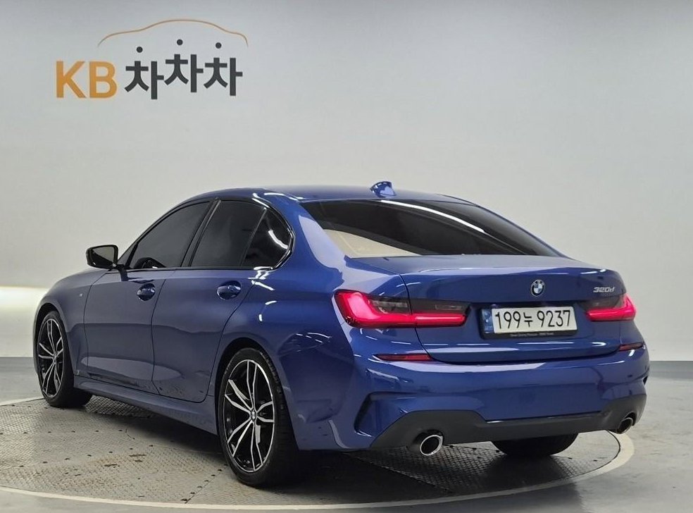 BMW 3시리즈 320d M 스포츠 사진 2