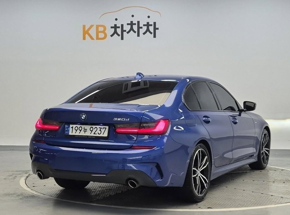 BMW 3시리즈 320d M 스포츠 사진 3