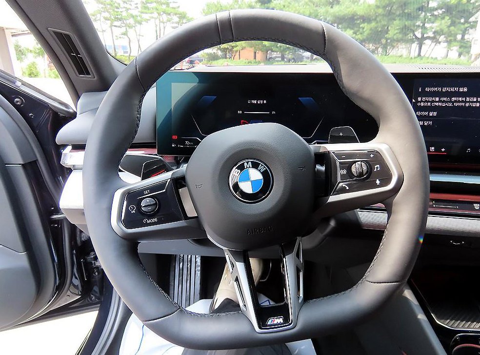 BMW 5시리즈 530i xDrive 사진 8