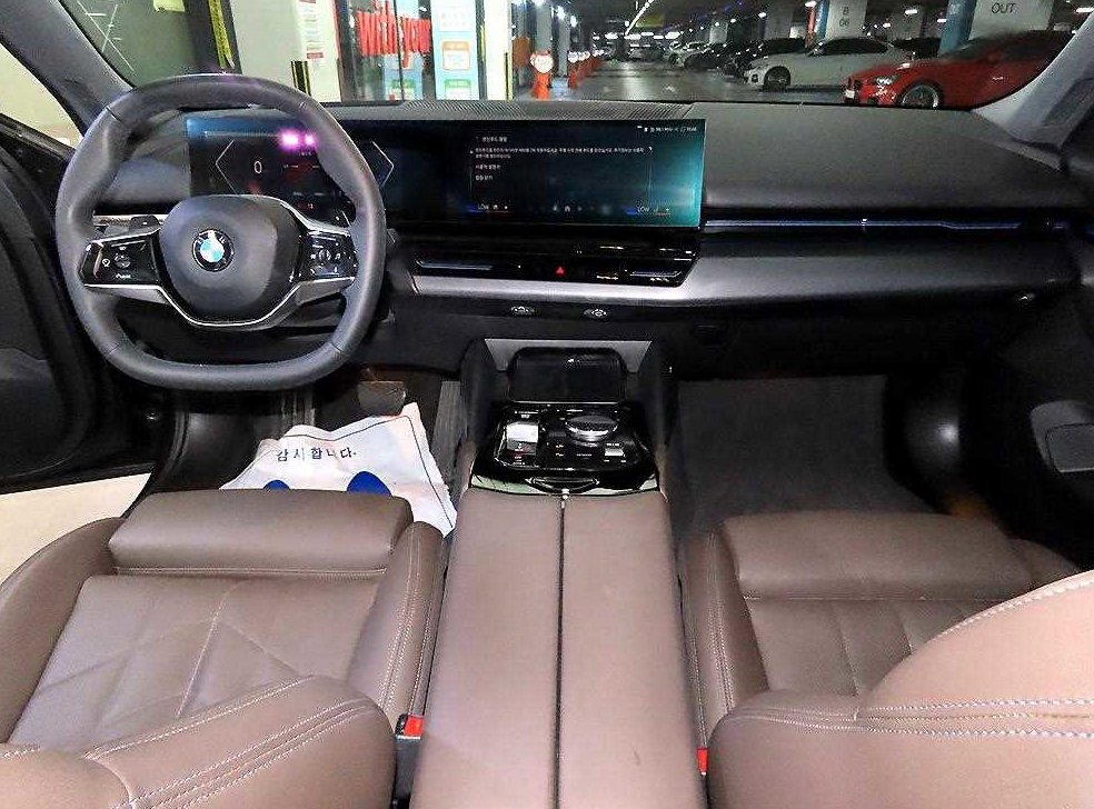 BMW 5시리즈 520i 사진 10