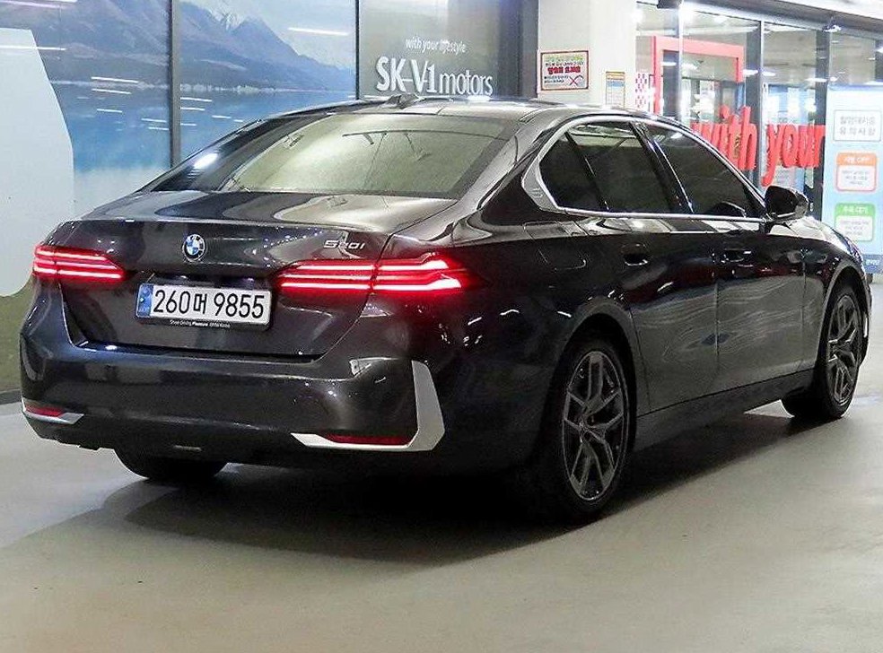 BMW 5시리즈 520i 사진 4