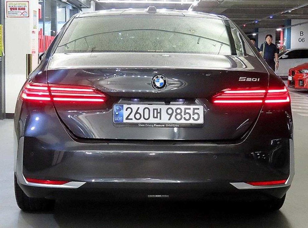BMW 5시리즈 520i 사진 5
