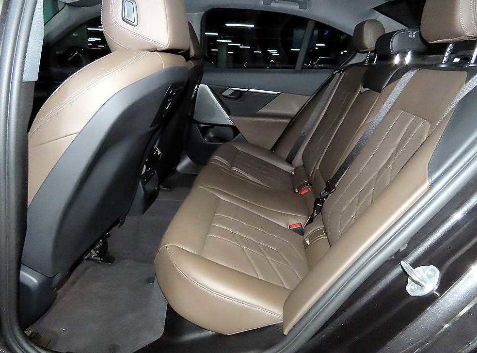 BMW 5시리즈 520i 사진 7