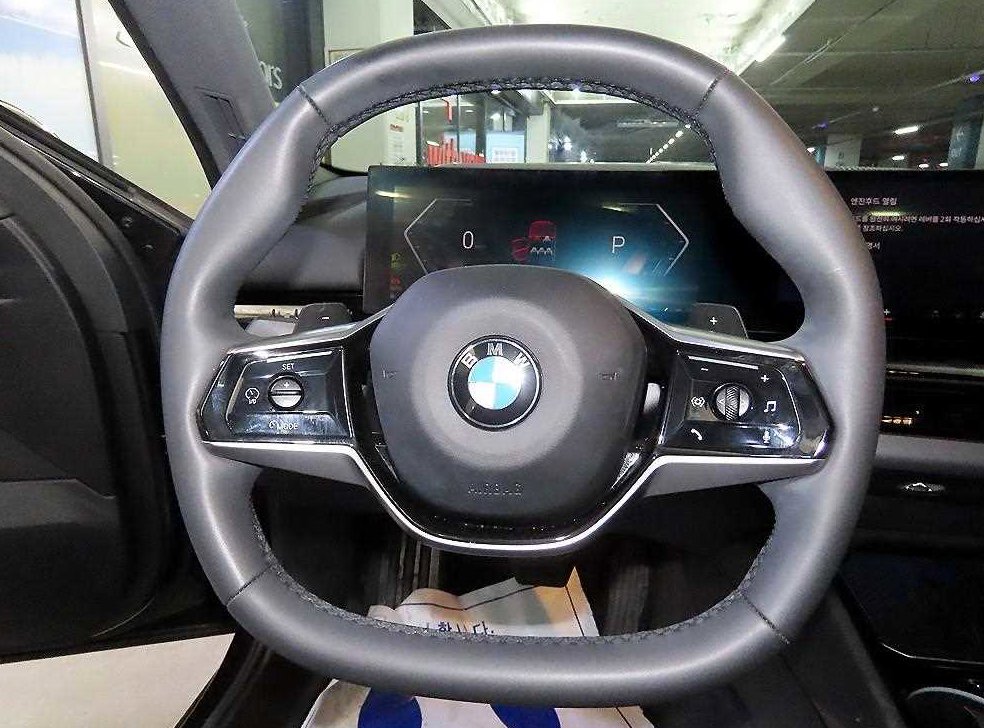 BMW 5시리즈 520i 사진 8