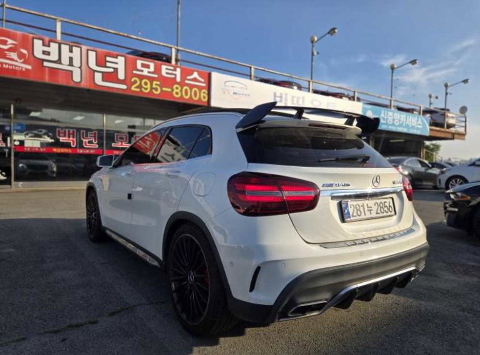 벤츠 GLA 클래스 GLA45 AMG 4MATIC 사진 3