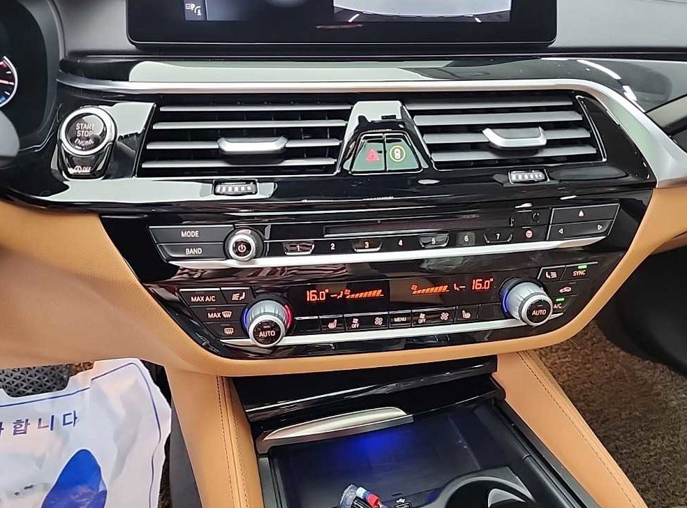 BMW 5시리즈 520i 럭셔리 사진 10