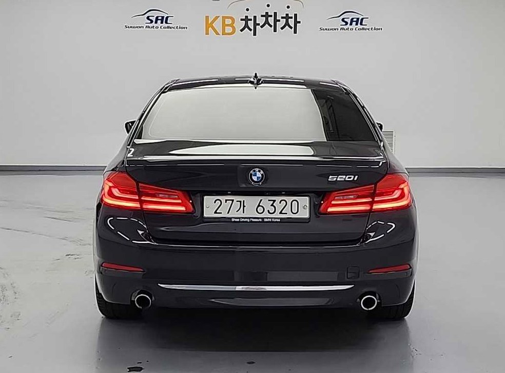 BMW 5시리즈 520i 럭셔리 사진 3