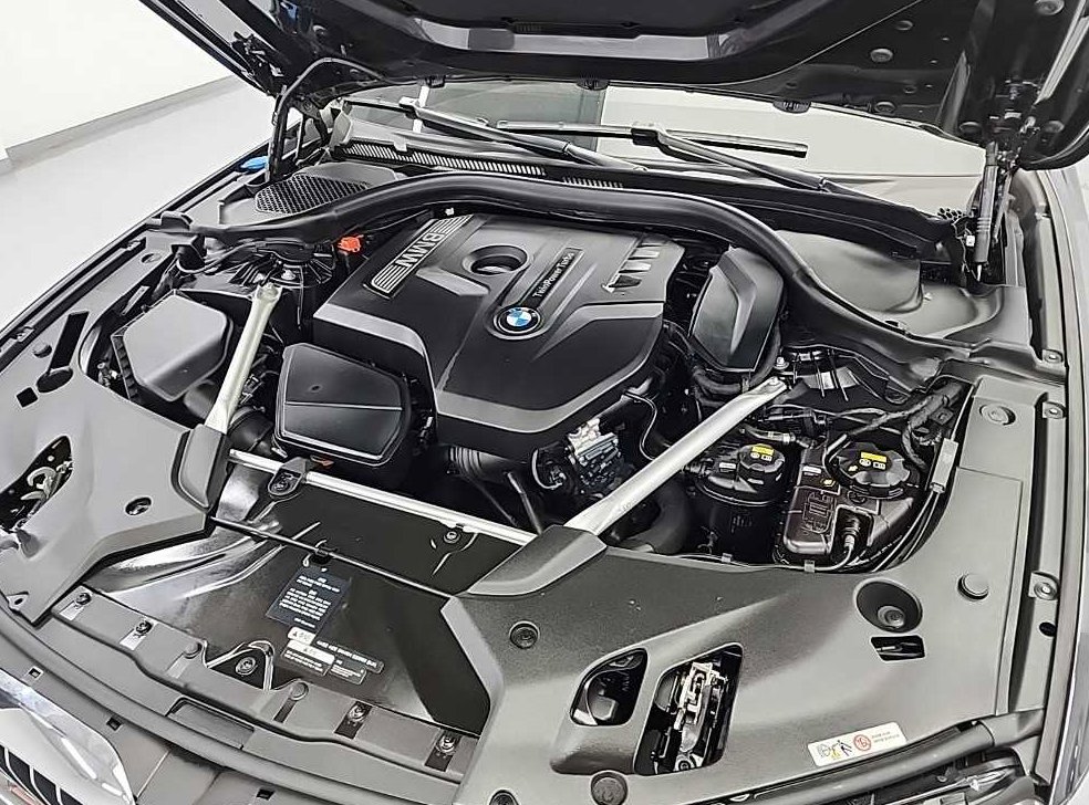 BMW 5시리즈 520i 럭셔리 사진 5