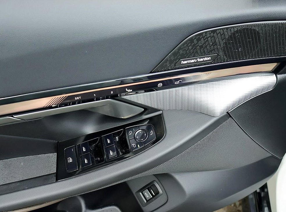 BMW 5시리즈 520i 사진 10