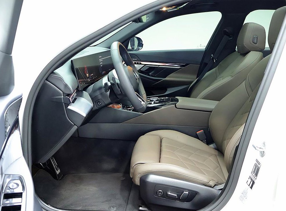 BMW 5시리즈 520i 사진 11