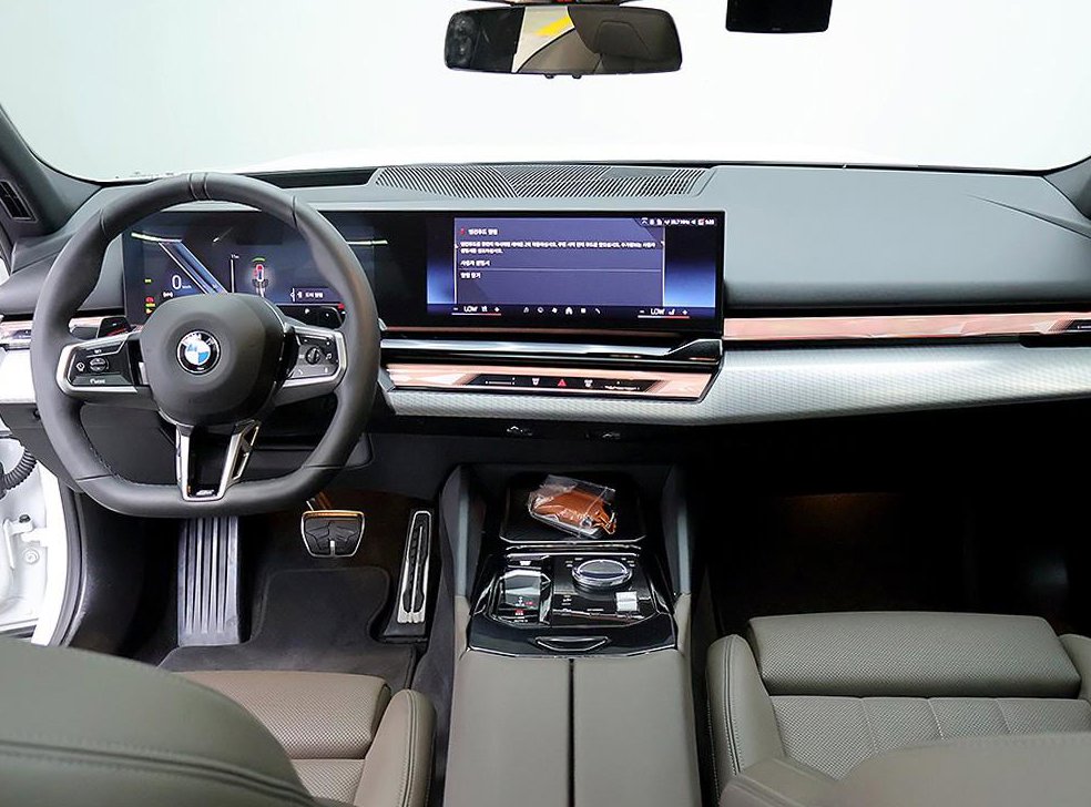 BMW 5시리즈 520i 사진 5