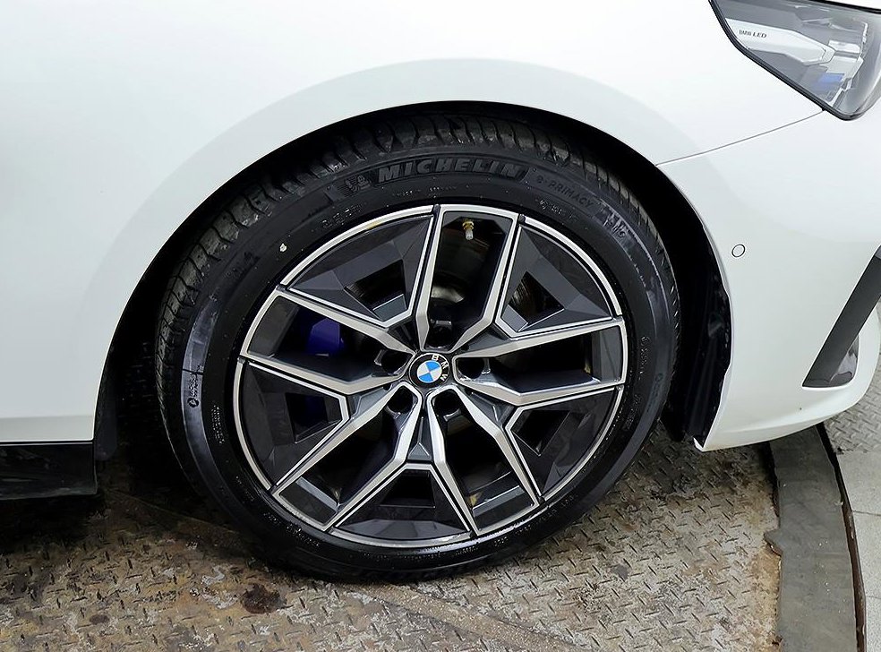 BMW 5시리즈 520i 사진 8