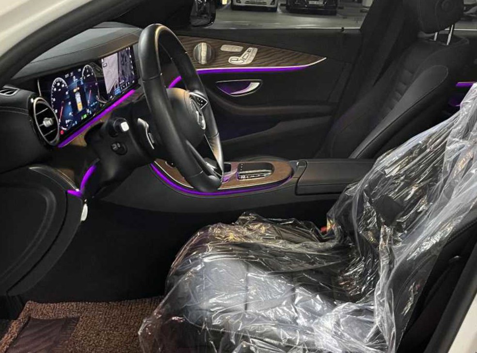 벤츠 E 클래스 E220d 4MATIC 익스클루시브 사진 12