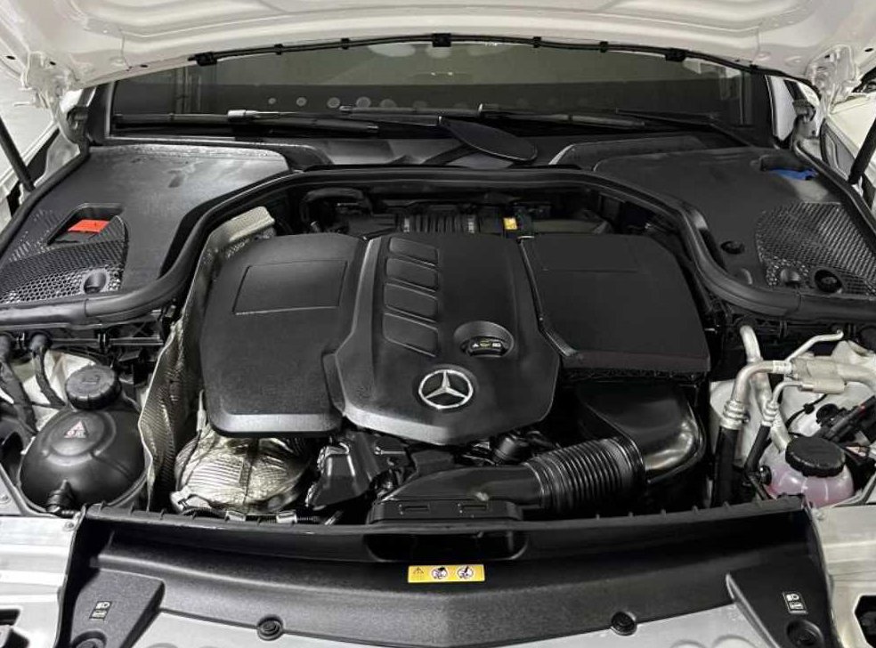 벤츠 E 클래스 E220d 4MATIC 익스클루시브 사진 19