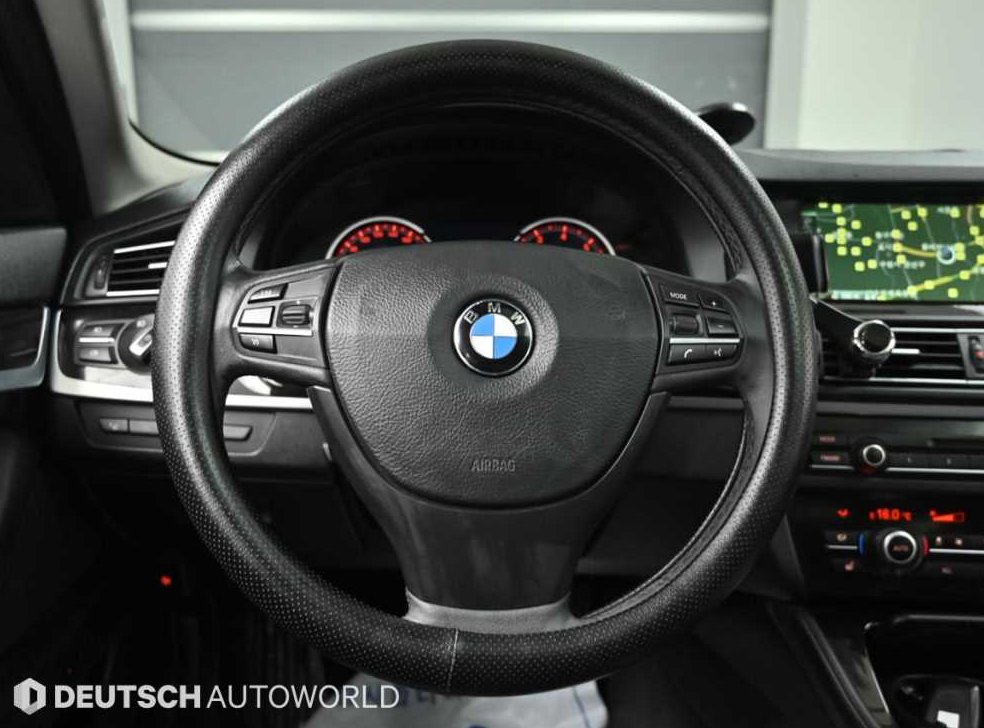 BMW 5시리즈 528i xDrive 사진 13