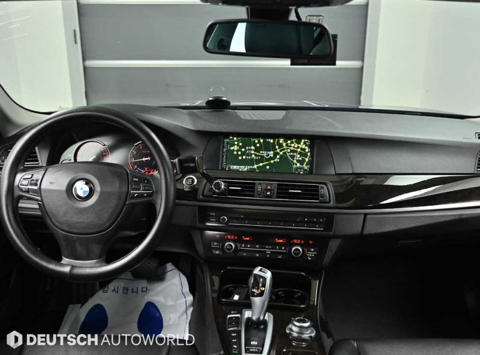 BMW 5시리즈 528i xDrive 사진 7
