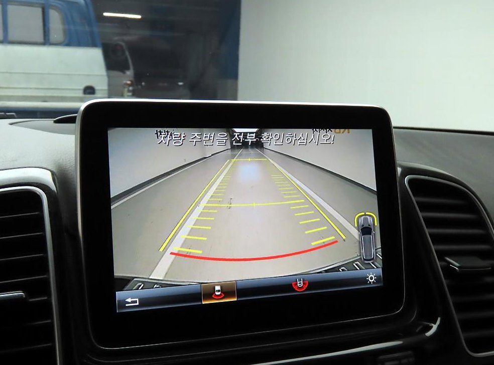 벤츠 GLE 클래스 GLE 350 d 4MATIC 사진 15